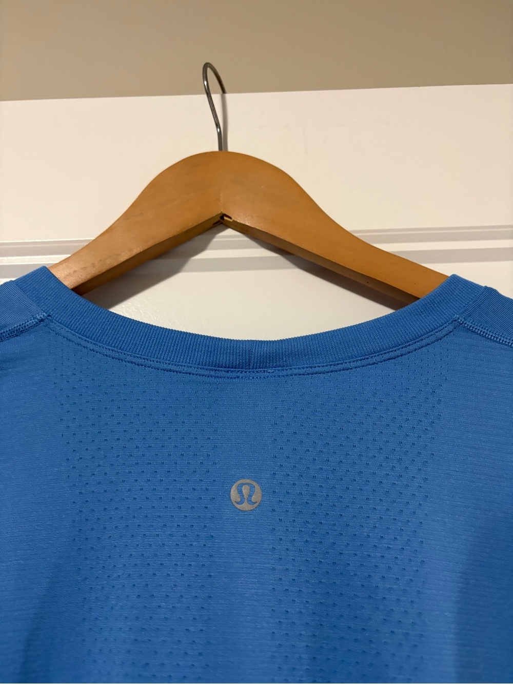 lululemon athletica Swiftly Relaxed Long Sleeve pool side blue sz 10 - Picture 5 of 8